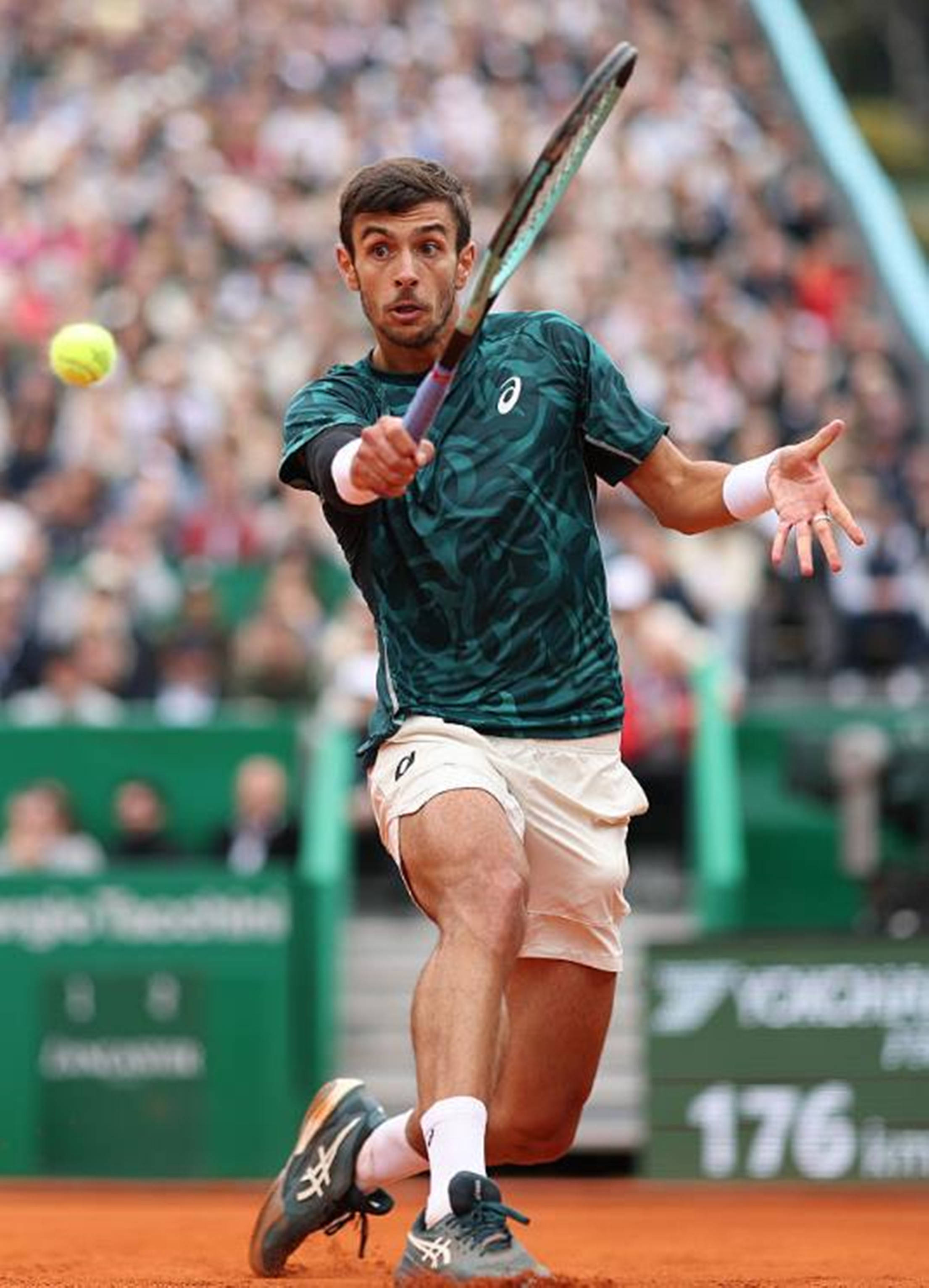 两端形成更 两端形成更